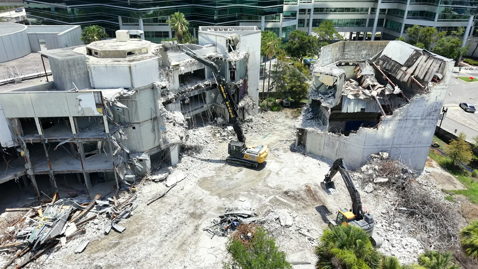 ELEV8 excavators performing structural demolition at MOSH in Jacksonville